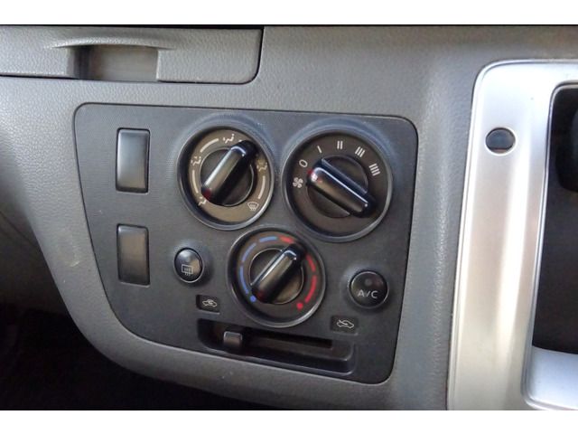 Nissan NV350 Caravan 2014-08 21444-15