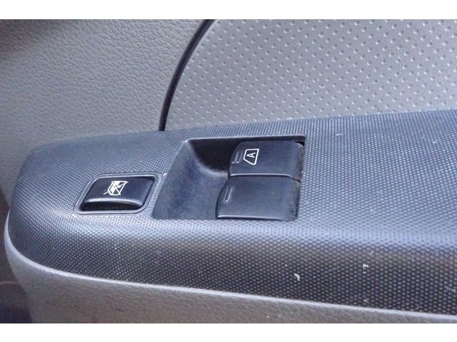 Nissan NV350 Caravan 2014-08 21444-11