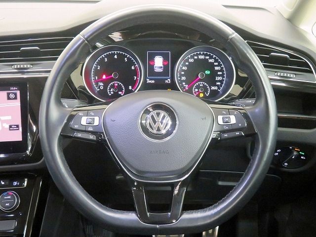 VolksWagen GOLF TOURAN 2018-05 12208-10
