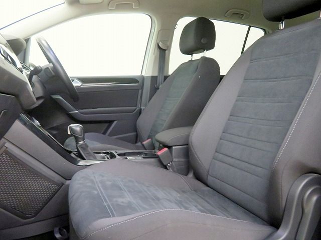VolksWagen GOLF TOURAN 2018-05 12208-4