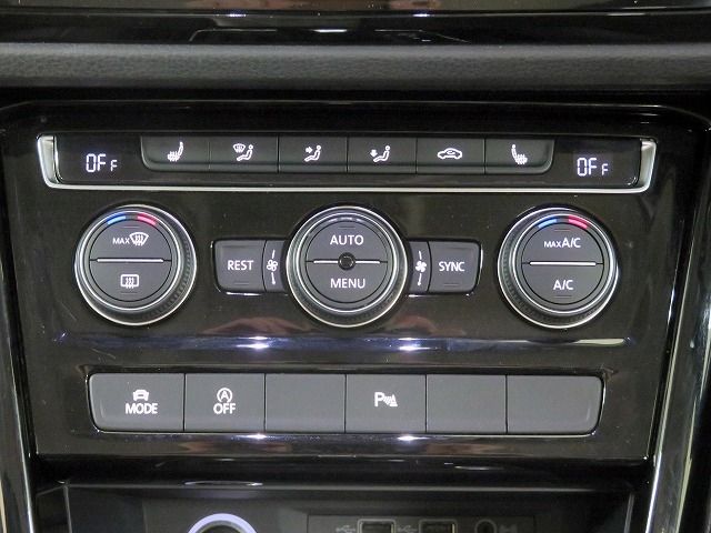 VolksWagen GOLF TOURAN 2018-05 12208-8