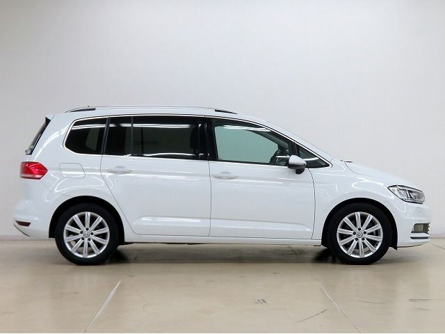 VolksWagen GOLF TOURAN 2018-05 12208-17