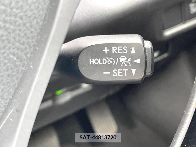 Toyota C-HR 2017-11 294993-4