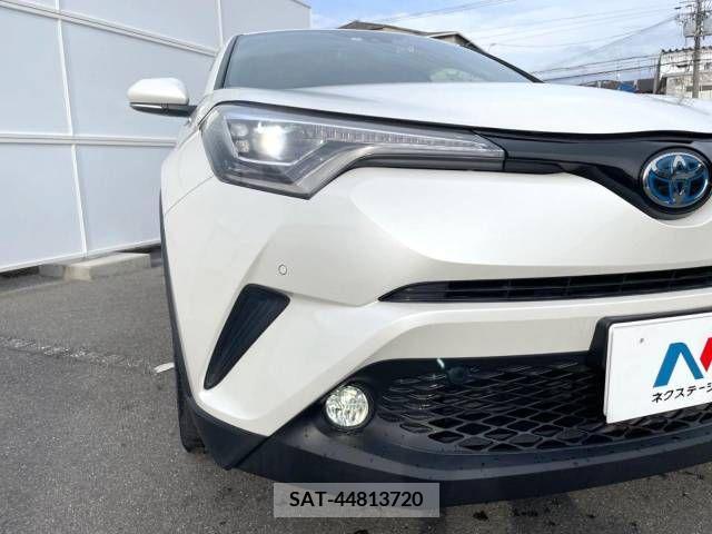 Toyota C-HR 2017-11 294993-11