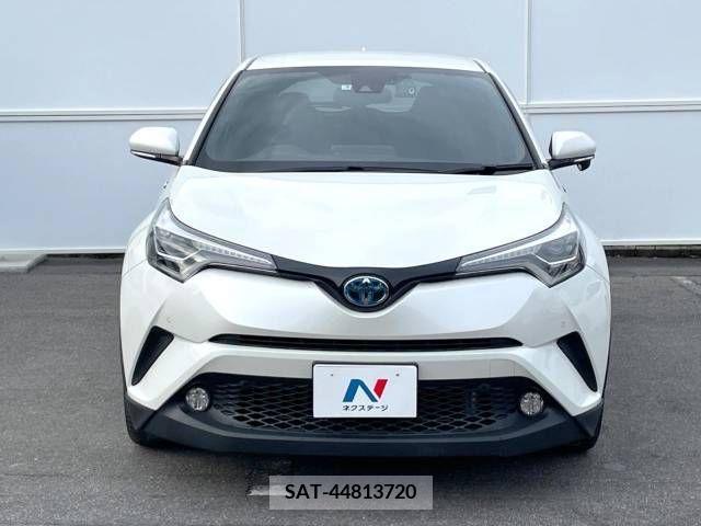 Toyota C-HR 2017-11 294993-12