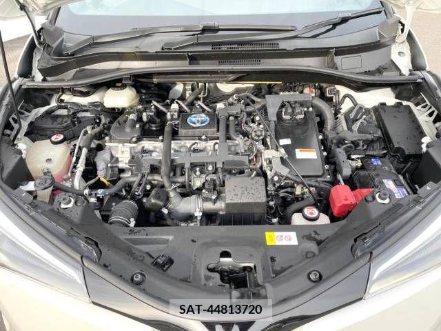 Toyota C-HR 2017-11 294993-17