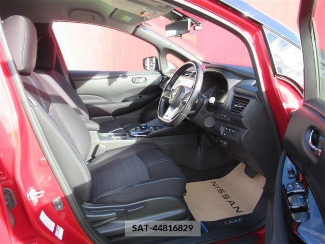 Nissan LEAF 2020-09 206141-3