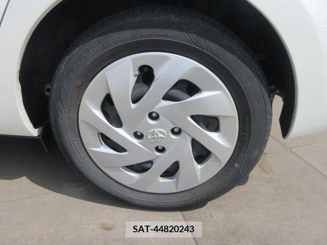 Toyota AQUA 2019-03 260669-7