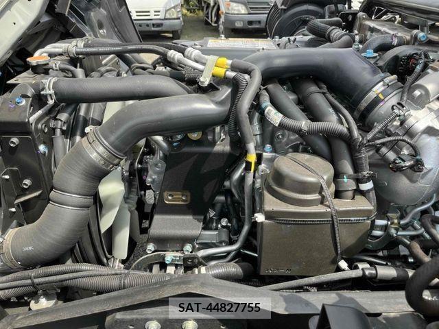 Isuzu FORWARD 2024-05 360524-23
