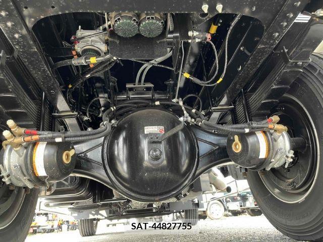 Isuzu FORWARD 2024-05 360524-25