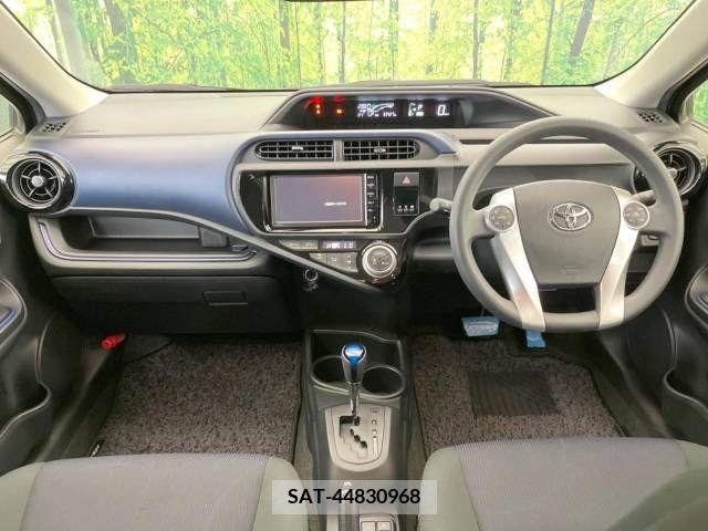 Toyota AQUA 2016-05 261166-1