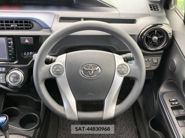 Toyota AQUA 2016-05 261166-11