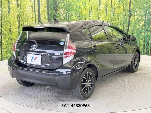 Toyota AQUA 2016-05 261166-17