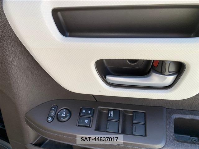 Honda N BOX 2023-03 380047-28