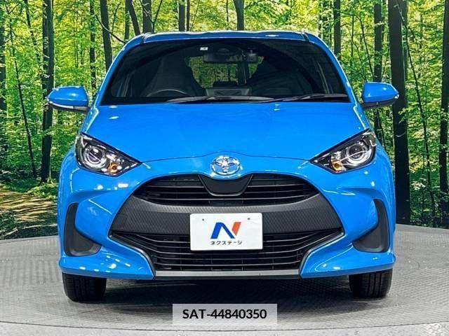 Toyota YARIS 2022-09 383481-14