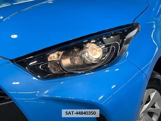Toyota YARIS 2022-09 383481-12