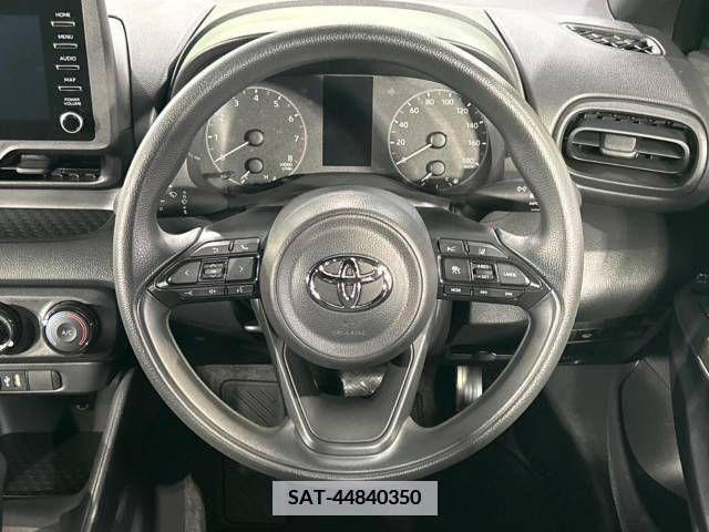 Toyota YARIS 2022-09 383481-11