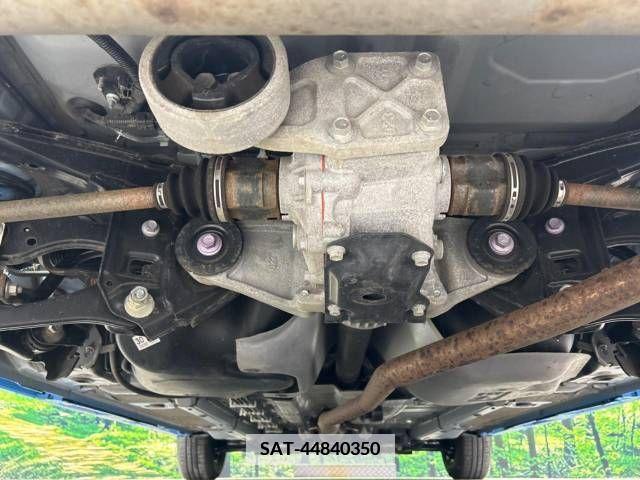 Toyota YARIS 2022-09 383481-19
