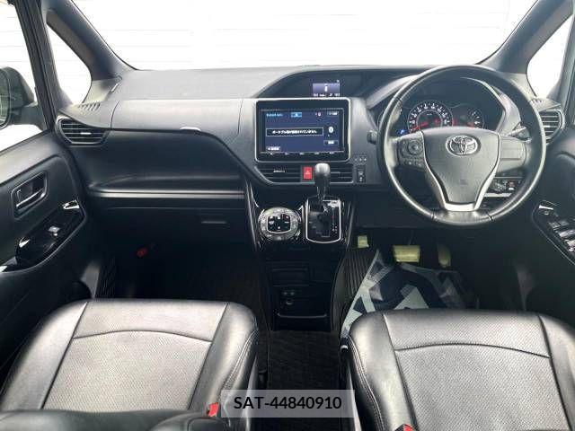 Toyota VOXY 2017-07 321529-1