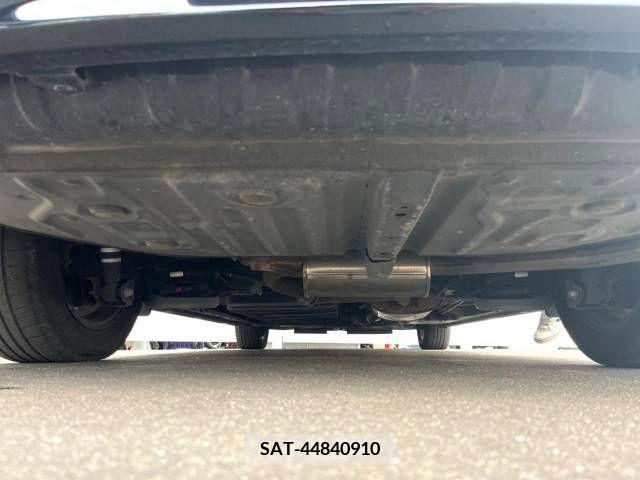 Toyota VOXY 2017-07 321529-18