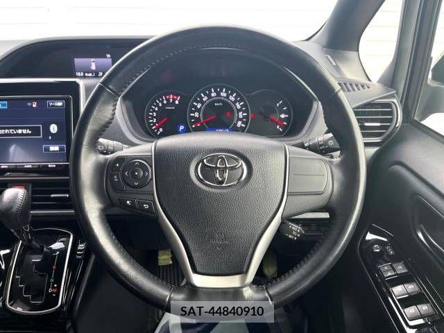 Toyota VOXY 2017-07 321529-11