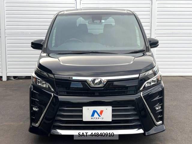 Toyota VOXY 2017-07 321529-14