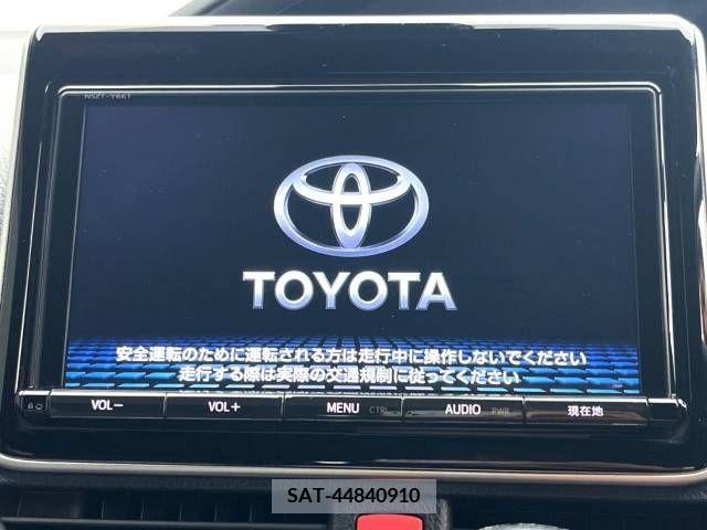 Toyota VOXY 2017-07 321529-3