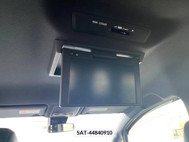 Toyota VOXY 2017-07 321529-2