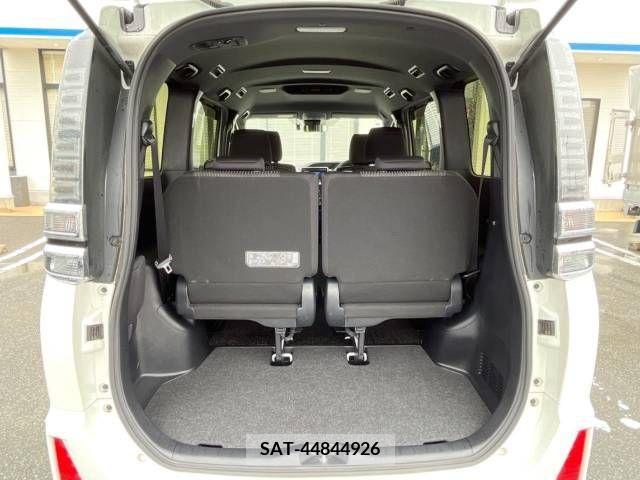 Toyota VOXY 2018-10 288919-11