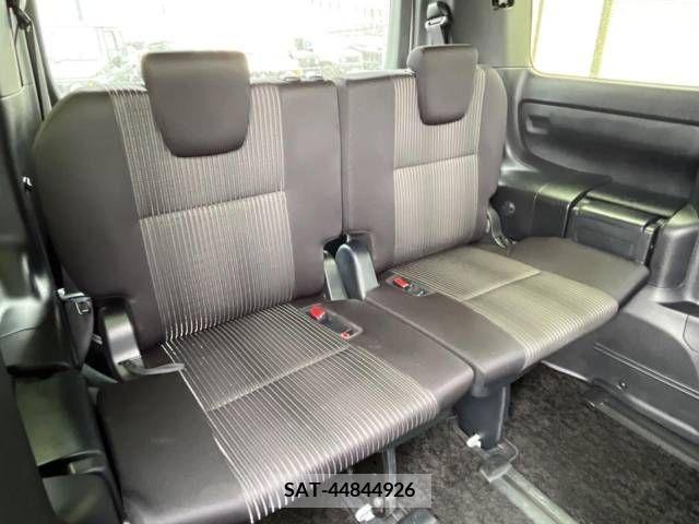 Toyota VOXY 2018-10 288919-10