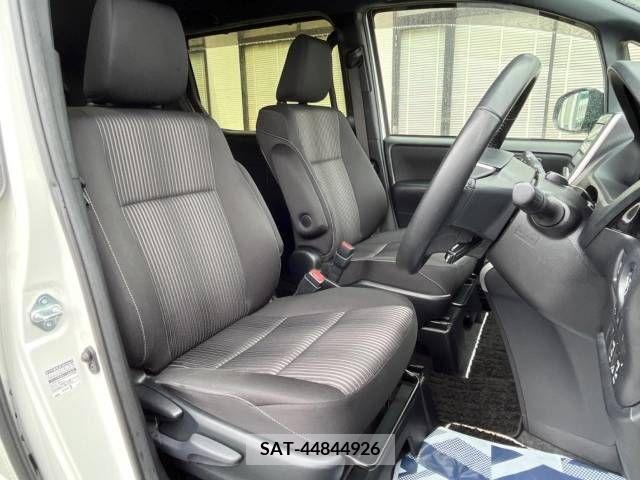 Toyota VOXY 2018-10 288919-8