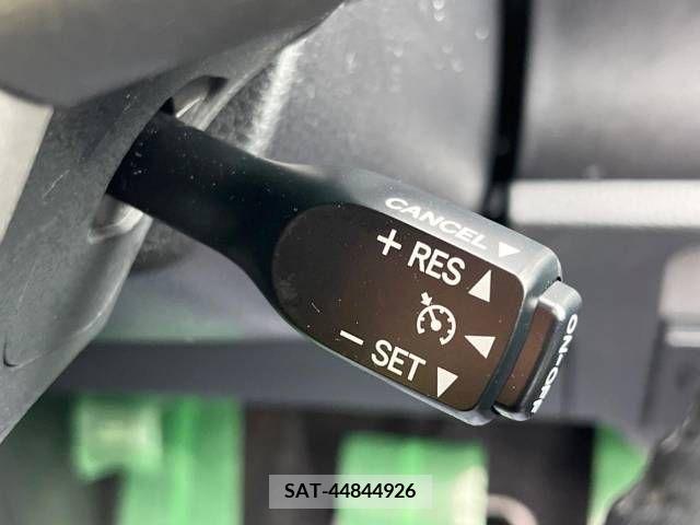 Toyota VOXY 2018-10 288919-7