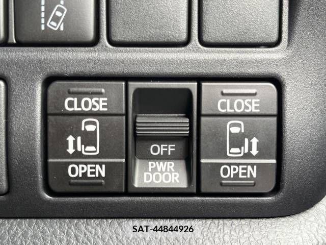 Toyota VOXY 2018-10 288919-4