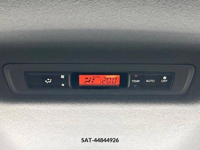 Toyota VOXY 2018-10 288919-6
