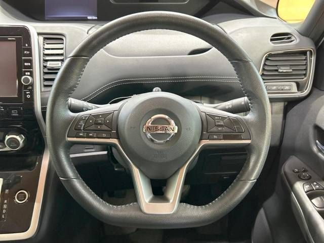 Nissan SERENA 2018-02 186381-11