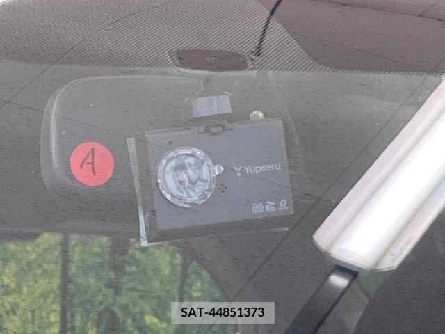 Nissan NOTE 2016-06 365434-5