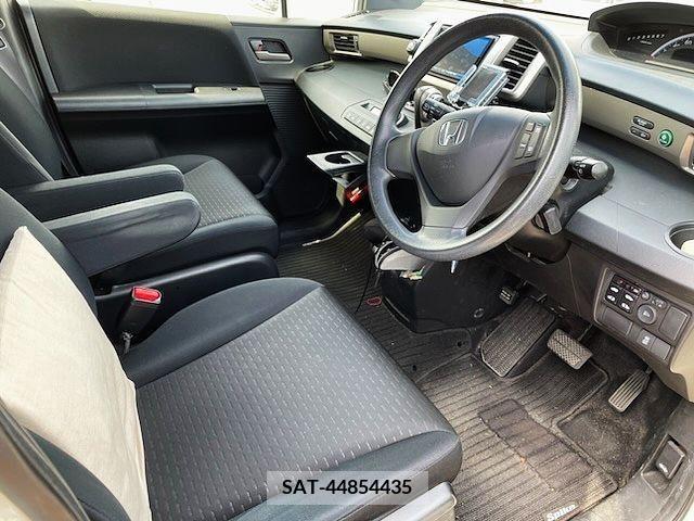 Honda FREED SPIKE 2012-06 386361-1