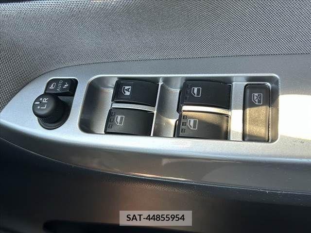 Toyota PIXIS JOY 2016-11 327808-26