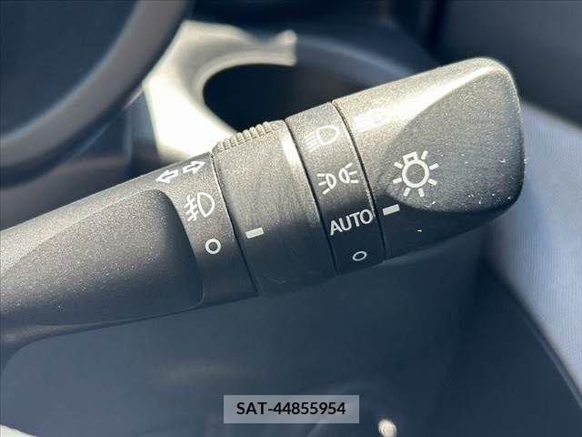 Toyota PIXIS JOY 2016-11 327808-23