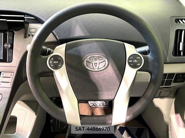Toyota PRIUS 2013-10 255291-11