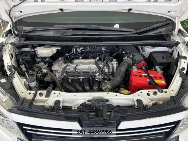 Toyota VOXY 2015-05 330474-19