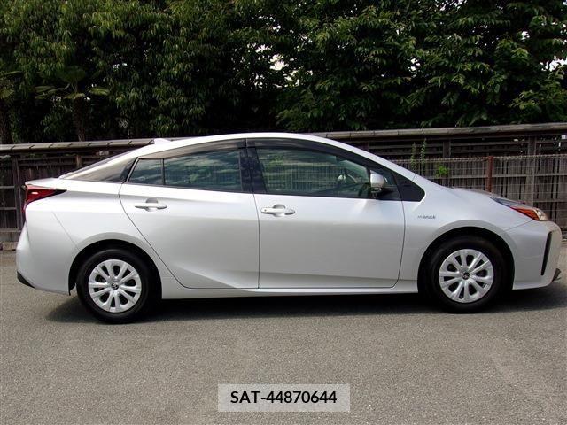 Toyota PRIUS 2019-06 200425-6