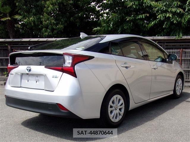 Toyota PRIUS 2019-06 200425-1