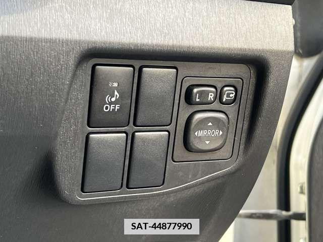 Toyota PRIUS 2012-03 337348-16