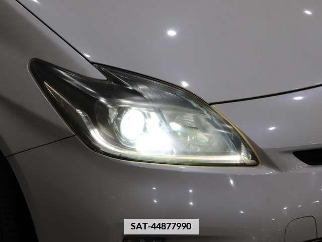 Toyota PRIUS 2012-03 337348-9