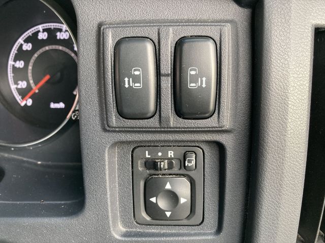 Mitsubishi DELICA D5 2010-01 11117-9