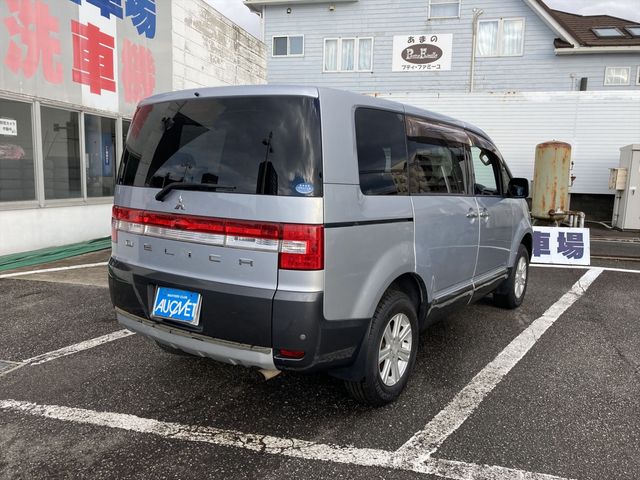 Mitsubishi DELICA D5 2010-01 11117-1