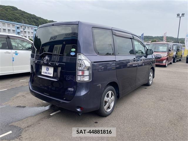 Toyota VOXY 2012-04 202747-2
