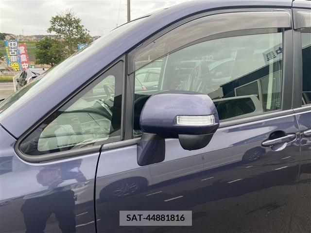 Toyota VOXY 2012-04 202747-10