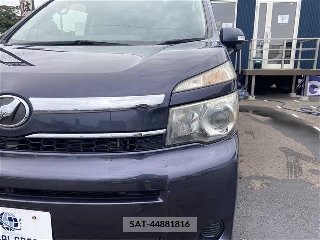 Toyota VOXY 2012-04 202747-8